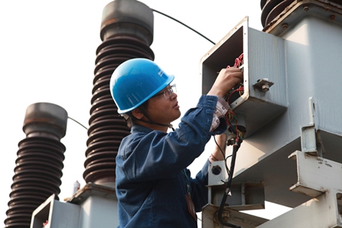 “上饶万达广场红线内供电工程”大商业正式送电。